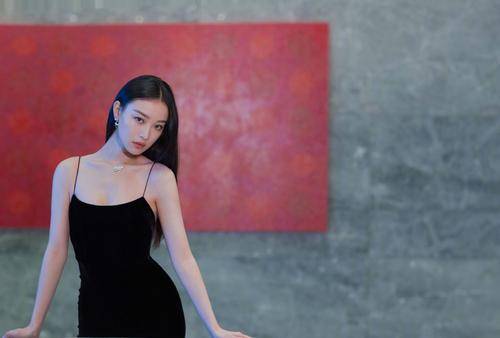 华为手机都是什么颜色好看
:为什么倪妮穿什么都好看？都是对自己严格要求的强势回报