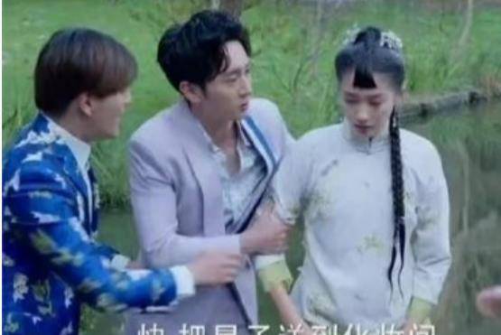 苹果加版是什么意思啊:霸总又霸出新高度热得快加温小溪